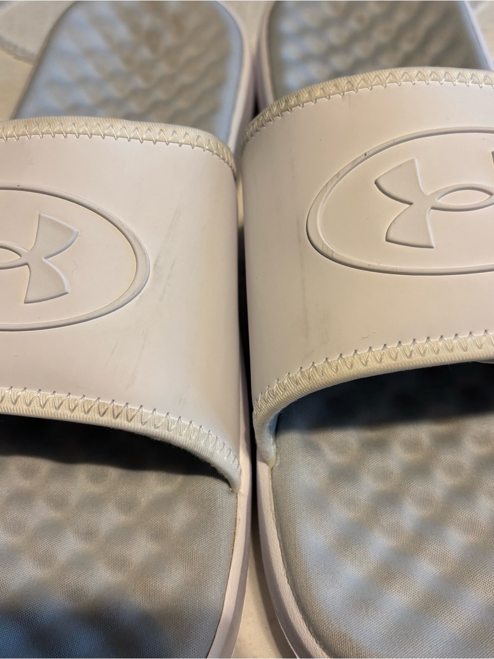 Men’s Under Armour White Adjustable Slide Sandals - Picture 3 of 7